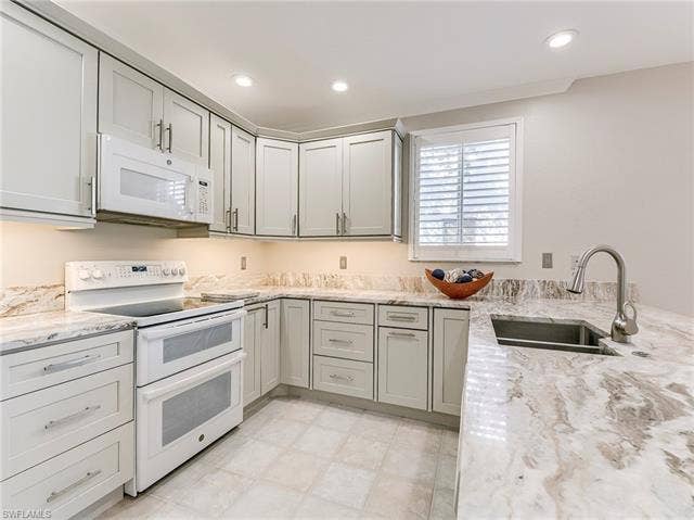 8471 Southbridge Dr, #1, Estero, FL 33967 Abundant cabinetry