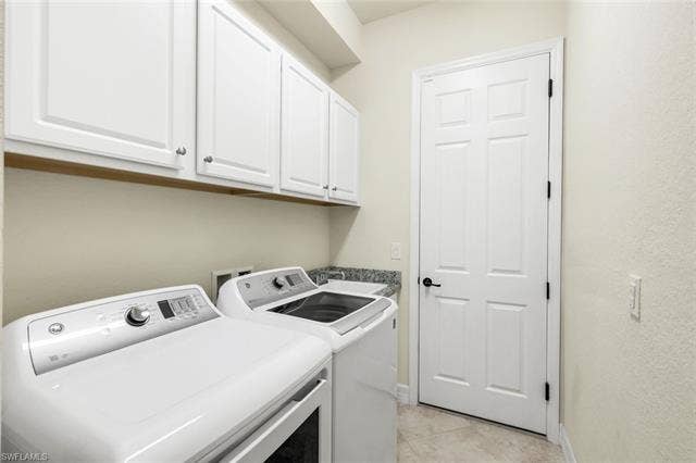 28085 Wicklow Ct, Bonita Springs, FL 34135 Entrance from Garage into Laundry Area.