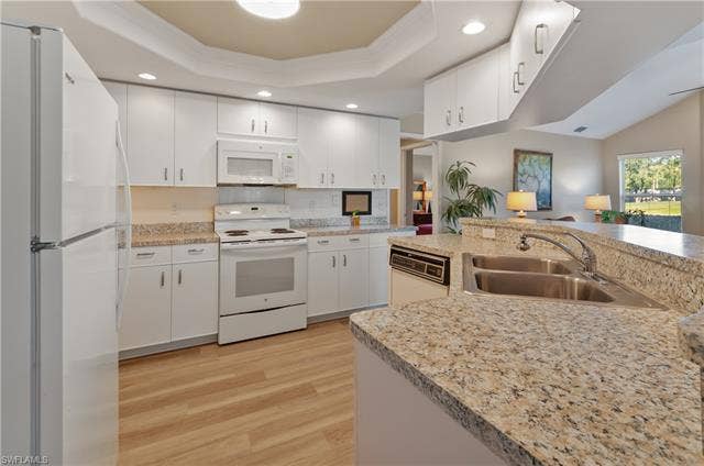 13201 Bridgeford Ave, Bonita Springs, FL 34135 Plenty of room to make your favorite meals