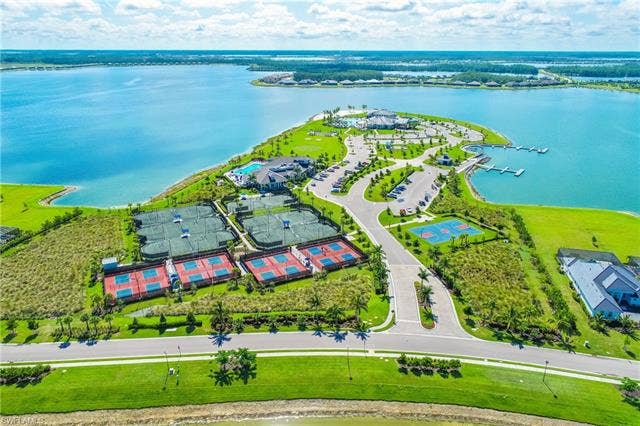 18500 Wildblue Blvd, Fort Myers, FL 33928 Aerial view of a large body of water