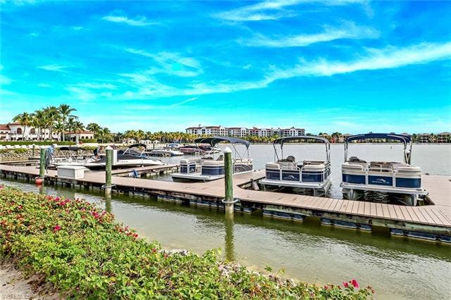 10000 Isola Way, Miromar Lakes, FL 33913 Community dock at Blue Water Beach Grill