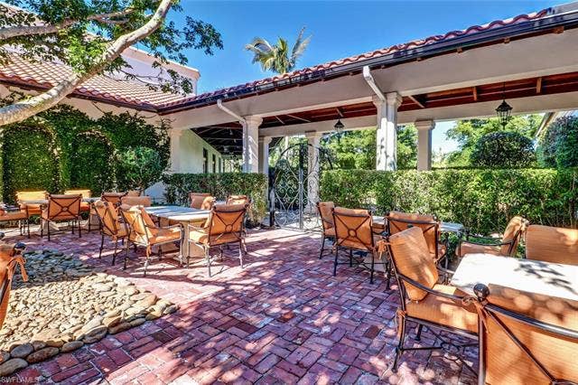 10000 Isola Way, Miromar Lakes, FL 33913 Courtyard at Clubhouse