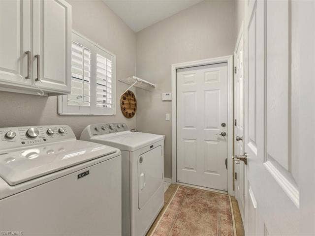 10000 Isola Way, Miromar Lakes, FL 33913 Laundry Room