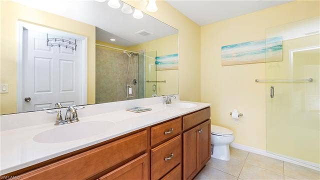 15127 Reef Ln, Bonita Springs, FL 34135 Double sinks
