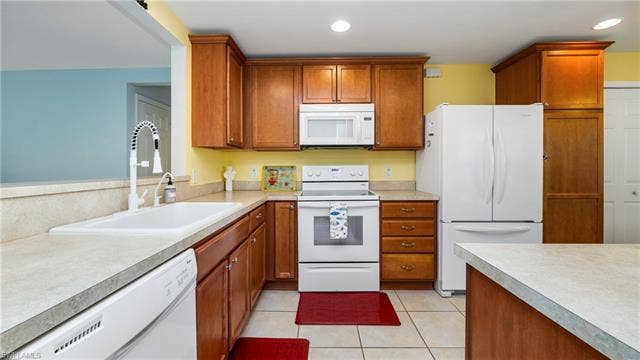 15127 Reef Ln, Bonita Springs, FL 34135 Eat-In Kitchen