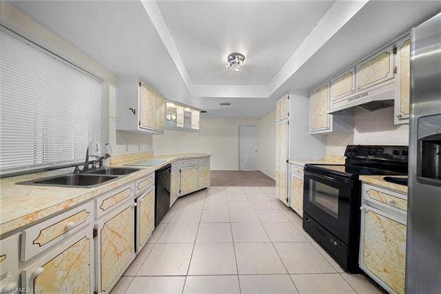 219 46th Ter, Cape Coral, FL 33904 219 46th Ter, Cape Coral, FL 33904