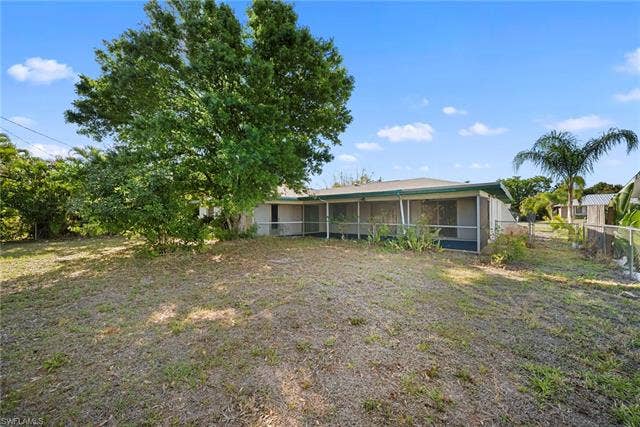 219 46th Ter, Cape Coral, FL 33904 219 46th Ter, Cape Coral, FL 33904