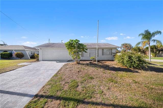 624 35th St, Cape Coral, FL 33904 624 35th St, Cape Coral, FL 33904