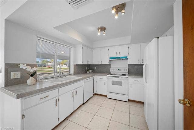 624 35th St, Cape Coral, FL 33904 624 35th St, Cape Coral, FL 33904