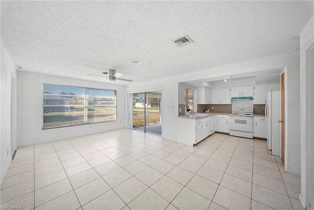624 35th St, Cape Coral, FL 33904 624 35th St, Cape Coral, FL 33904