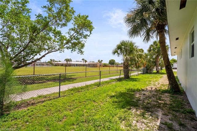 2316 Bayside St, Naples, FL 34112 View of yard