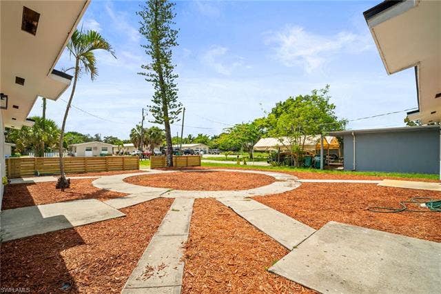 2316 Bayside St, Naples, FL 34112 View of yard