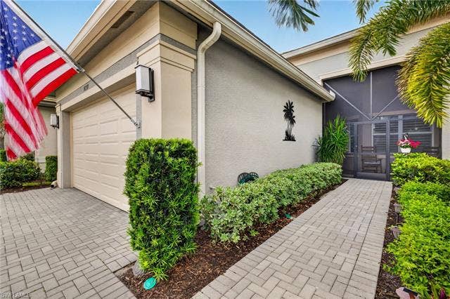 16459 Orinda Way, Bonita Springs, FL 34135 UPDATES galore in this Oxford villa at 16459 Orinda Way!