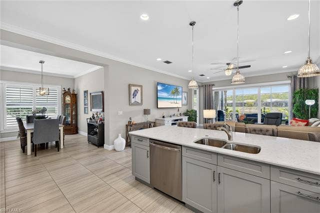 16459 Orinda Way, Bonita Springs, FL 34135 See the crown molding? It's present throughout the home!