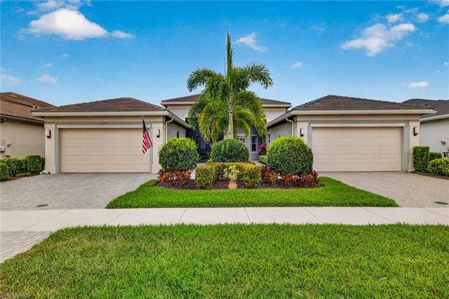 16459 Orinda Way, Bonita Springs, FL 34135 Your villa is on the left!