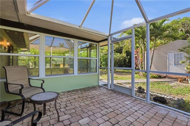 208 Aviation Pkwy, Cape Coral, FL 33904 Screened-in Porch