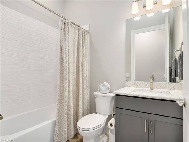 21064 Hallandale Dr, Estero, FL 33928 21064 Hallandale Dr, Estero, FL 33928