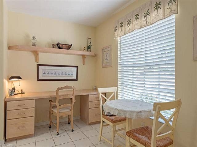 8371 Grand Palm Dr, #2, Estero, FL 33967 Desk in breakfast nook