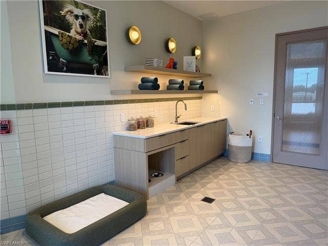 5100 Seagrass Blvd, #503, Bonita Springs, FL 34134 Dog Spa
