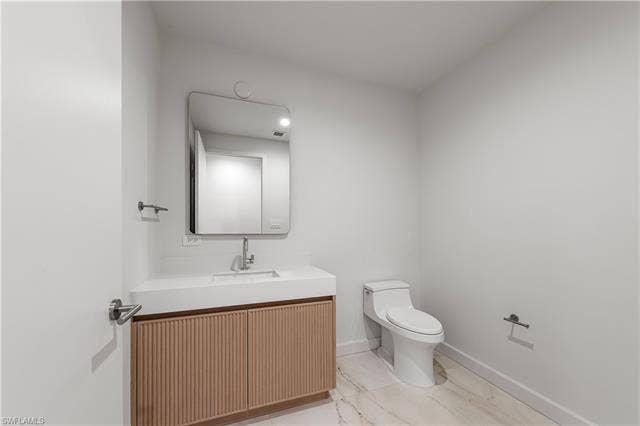 5100 Seagrass Blvd, #503, Bonita Springs, FL 34134 Powder Room - Entry Hallway