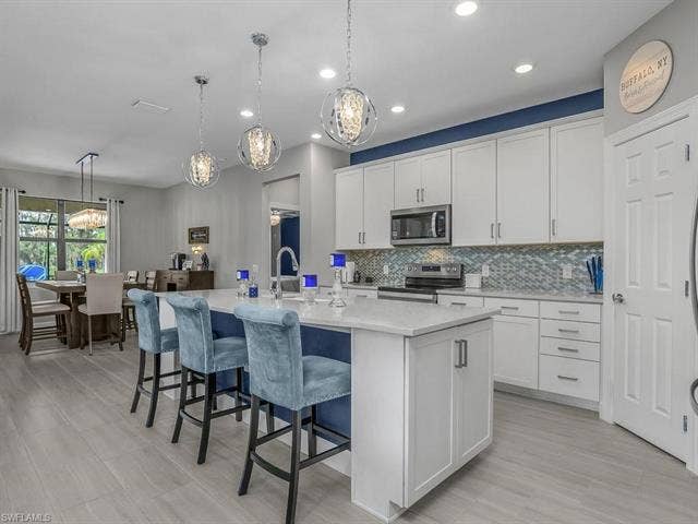 17581 Ashcomb Way, Estero, FL 33928 17581 Ashcomb Way, Estero, FL 33928