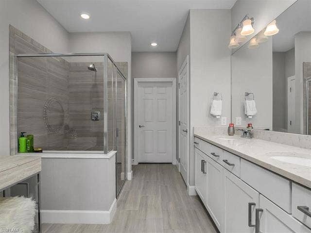 17581 Ashcomb Way, Estero, FL 33928 17581 Ashcomb Way, Estero, FL 33928