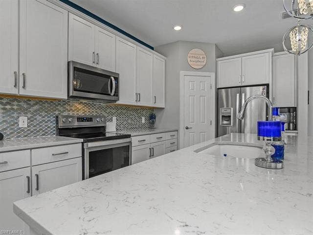 17581 Ashcomb Way, Estero, FL 33928 17581 Ashcomb Way, Estero, FL 33928