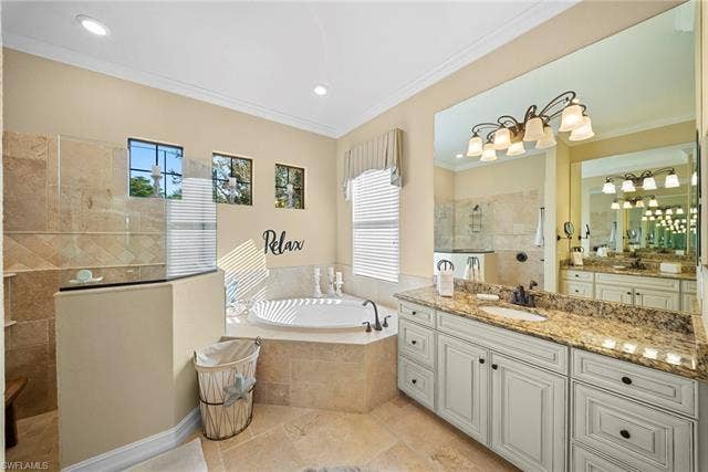 17211 Cherrywood Ct, Bonita Springs, FL 34135 Owner's bath soaking tub