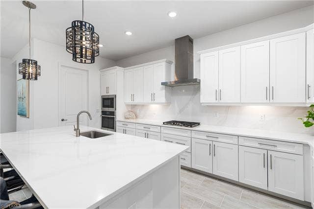 14083 Blue Bay Cir, Fort Myers, FL 33913 Oversized Island