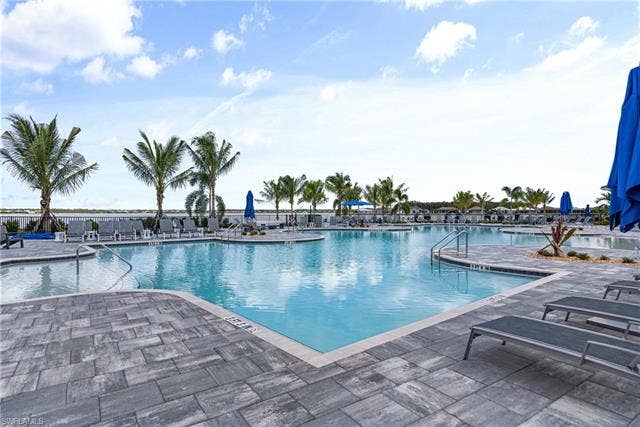 14083 Blue Bay Cir, Fort Myers, FL 33913 Community Pool