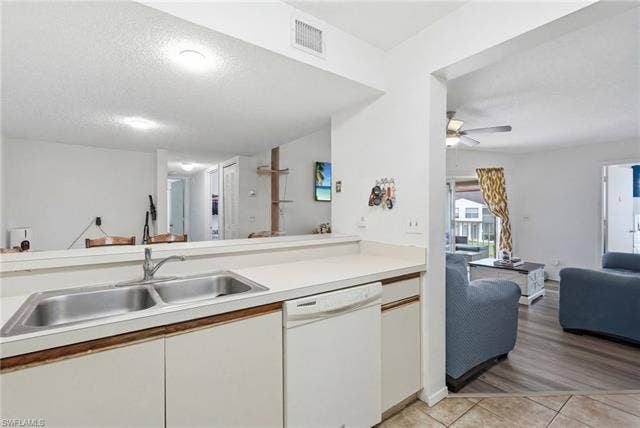 132 Santa Clara Dr, #10, Naples, FL 34104 Kitchen