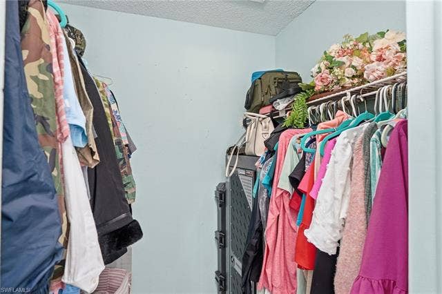 132 Santa Clara Dr, #10, Naples, FL 34104 Walk in closet