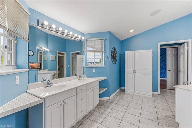 4692 Spring Creek Dr, Bonita Springs, FL 34134 Primary Bath