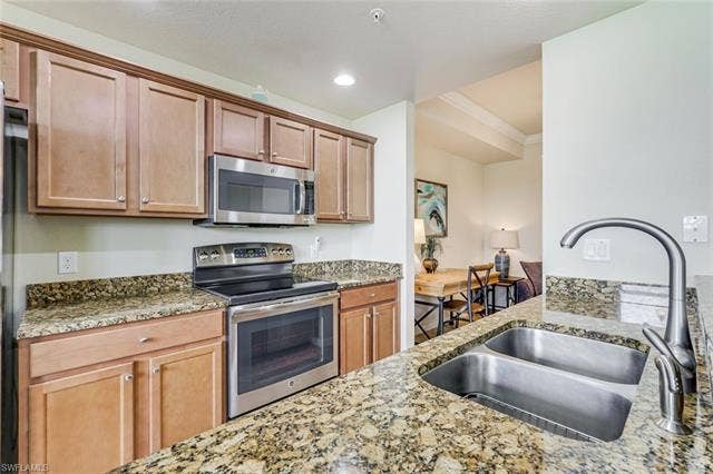 17951 Bonita National Blvd, #422, Bonita Springs, FL 34135 Stainless Appliances in the Kitchen