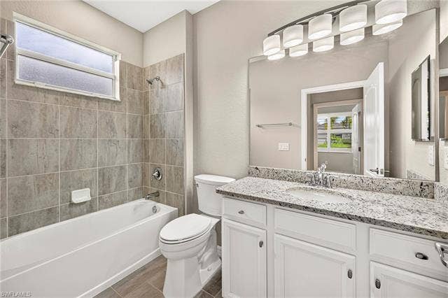 16279 Bonita Landing Circle, Bonita Springs, FL 34135 BR2 has direct access to full hall bath