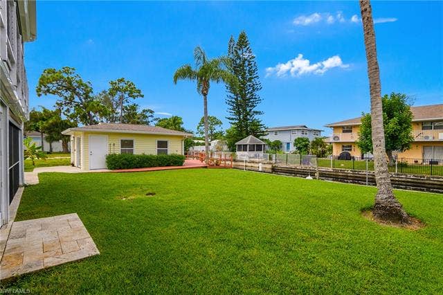 27265 High Seas Ln, Bonita Springs, FL 34135 EXTRA DETACHED BUILDING INCLUDED!