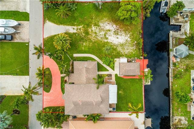 27265 High Seas Ln, Bonita Springs, FL 34135 INCLUDES EXTRA BUILDABLE LOT!