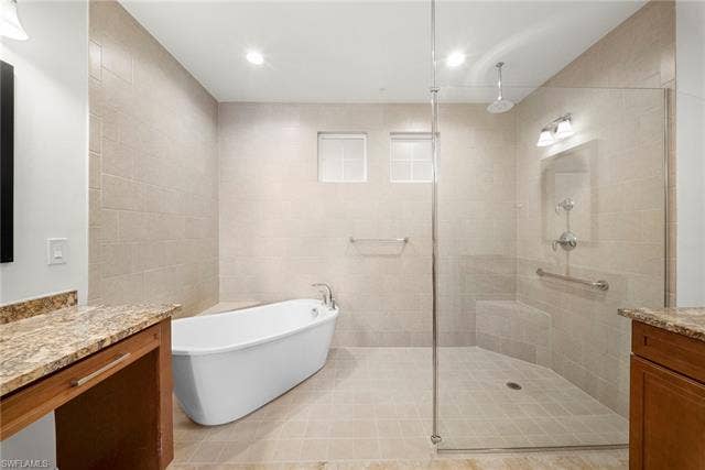 21450 Strada Nuova Cir, #A302, Estero, FL 33928 Main bathroom
