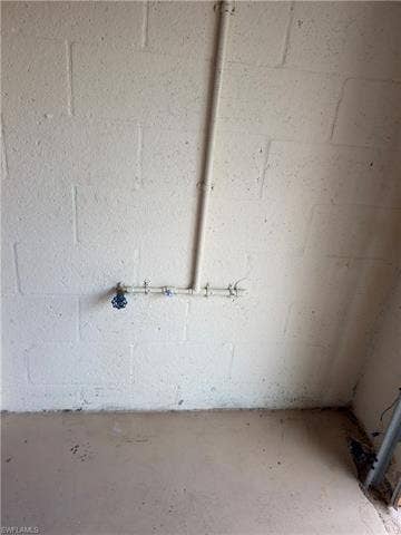 10224 Via Colomba Cir, Fort Myers, FL 33966 Water available in garage to wash the car!