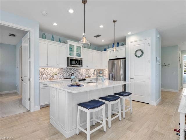 2543 Seychelles Dr, #605, Naples, FL 34112 2543 Seychelles Dr, #605, Naples, FL 34112