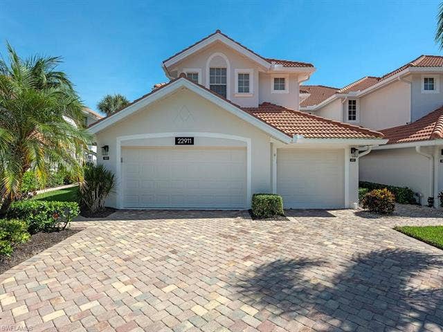 22911 Rosedale Dr, #101, Estero, FL 34135 Welcome home - first floor condo with 2 car garage
