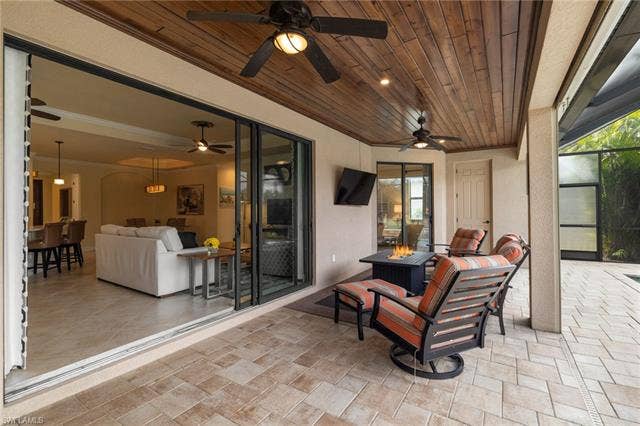28522 Westmeath Ct, Bonita Springs, FL 34135 Spacious Lanai