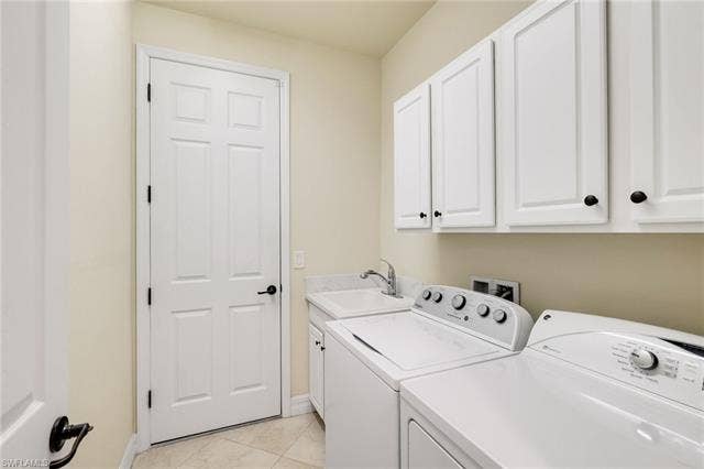 28522 Westmeath Ct, Bonita Springs, FL 34135 Laundry