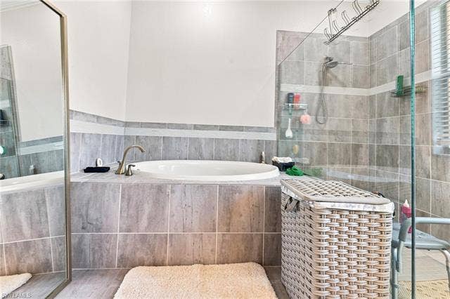 19107 Elmdale Way, Estero, FL 33928 19107 Elmdale Way, Estero, FL 33928