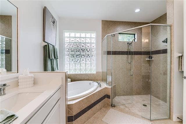 23472 Sanabria Loop, Bonita Springs, FL 34135 Separate tub and Seamless shower with dual shower heads