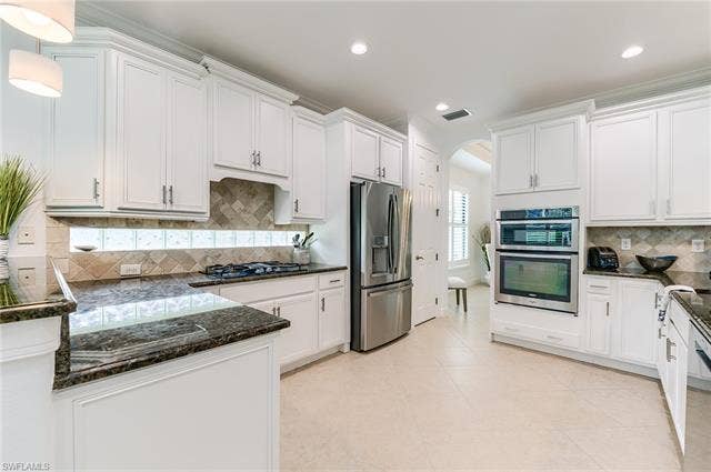 23472 Sanabria Loop, Bonita Springs, FL 34135 Wall-oven and Microwave, Gas Cooktop and a pantry!
