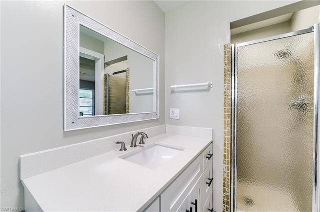 1500 Popham Dr, #A16, Fort Myers, FL 33919 Master Bathroom