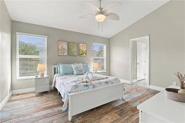 323 Washington Ct, Fort Myers Beach, FL 33931 A COMFORTABLE RETREAT AFTER A DAY ON THE WATER.