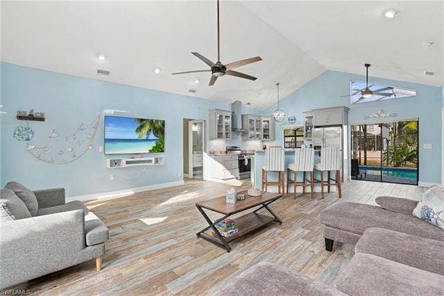 323 Washington Ct, Fort Myers Beach, FL 33931 323 Washington Ct, Fort Myers Beach, FL 33931