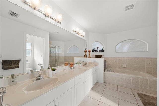144 27th St, Cape Coral, FL 33904 144 27th St, Cape Coral, FL 33904
